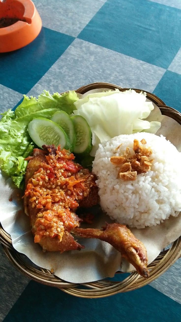 Ayam penyet 